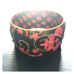 Iris design bracelet